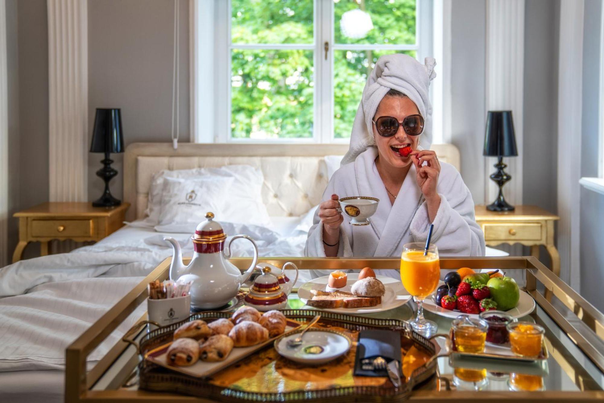 Hotel Palac Alexandrinum Krubki Екстер'єр фото