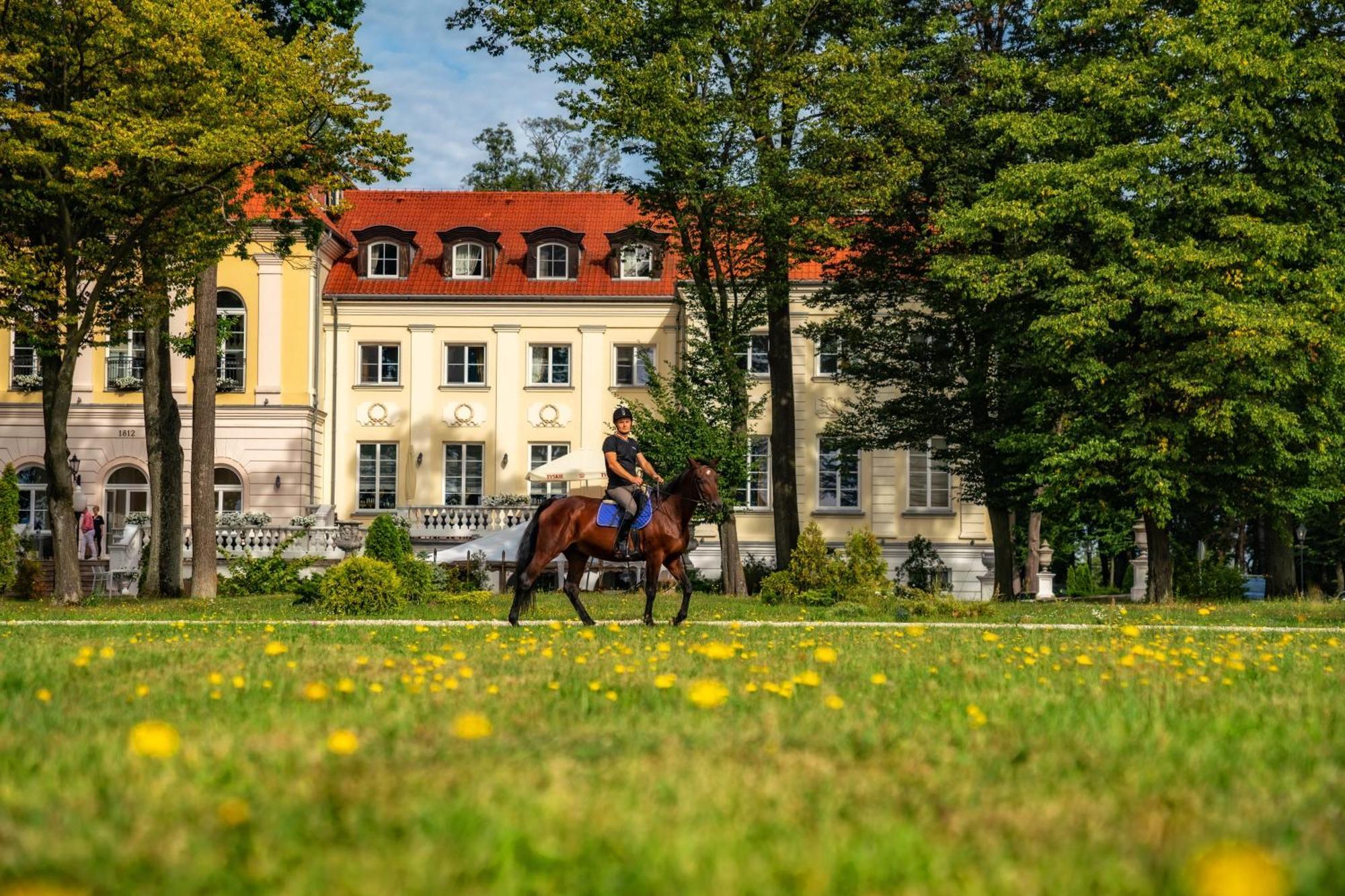 Hotel Palac Alexandrinum Krubki Екстер'єр фото